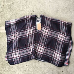 NWT Look by M tartan plaid poncho. OS